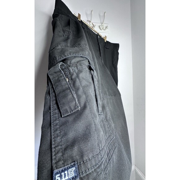 5.11 Tactical Men's 42x32 Black Taclite EMS Pants Flex-Tac Ripstop 74363 511 - Picture 2 of 10